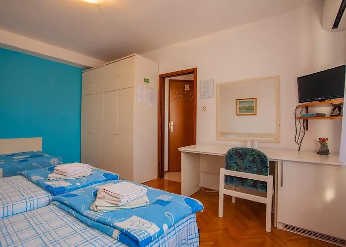 Kucic Πανσιόν Cres